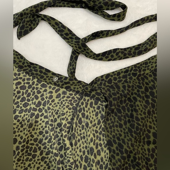 NWOT Abercrombie & Fitch Wrap Tie Mini Skirt - XS/S - Animal Print​ - Picture 4 of 8
